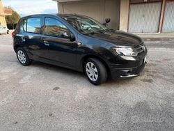 Nero Usata 2014 Dacia Sandero Ambiance Due volumi | 4800 € (Ottimo prezzo)