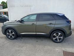 Usata 2018 Peugeot 3008 Allure SUV | 17.600 € (Buon prezzo)