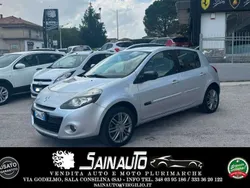 Argento Usata 2010 Renault Clio II Luxe Tre volumi | 3200 € (Buon prezzo)