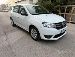 Bianco Usata 2015 Dacia Sandero Due volumi | 3999 € (Ottimo prezzo)