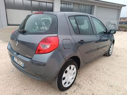 Grigio Usata 2006 Renault Clio II Tre volumi | 4000 € (Buon prezzo)