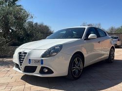 Bianco Usata 2013 Alfa Romeo Giulietta Due volumi | 6699 € (Buon prezzo)