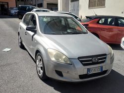 Grigio Usata 2007 Kia Ceed EX Due volumi | 950 € (Buon prezzo)