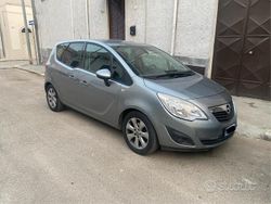 Grigio Usata 2012 Opel Meriva Monovolume | 4500 € (Molto cara)