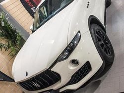 Bianco Usata 2018 Maserati Levante GranLusso SUV | 31.900 € (Buon prezzo)