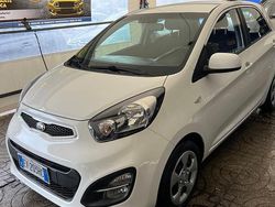 Bianco Usata 2014 Kia Picanto Due volumi | 4200 € (Buon prezzo)
