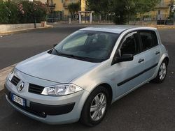 Usata 2004 Renault Mégane II Tre volumi | 3000 € (Molto cara)