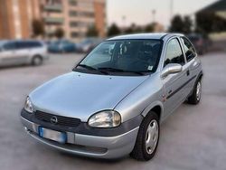 Grigio Usata 1999 Opel Corsa Swing Tre volumi | 1500 € (Buon prezzo)