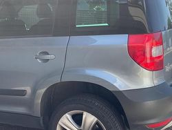 Grigio Usata 2011 Skoda Yeti SUV | 5000 € (Buon prezzo)