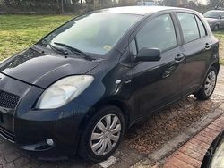 Nero Usata 2008 Toyota Yaris Tre volumi | 2200 € (Ottimo prezzo)