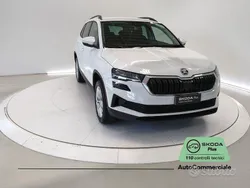 Bianco Usata 2024 Skoda Karoq Selection SUV | 24.950 € (Buon prezzo)