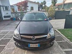 Usata 2010 Opel Astra GTC Cosmo Tre volumi | 3500 € (Ottimo prezzo)