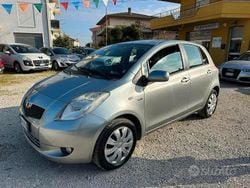 Nero Usata 2008 Toyota Yaris Due volumi | 5800 € (Molto cara)