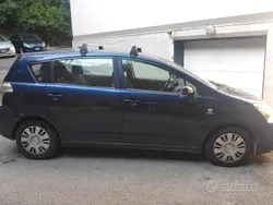 Usata 2005 Toyota Corolla Monovolume | 2500 € (Buon prezzo)