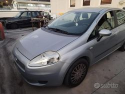 Usata 2009 Fiat Grande Punto Due volumi | 1800 € (Buon prezzo)