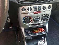 Giallo Usata 2002 Fiat Punto Due volumi | 1300 € (Buon prezzo)