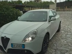 Usata 2011 Alfa Romeo Giulietta Due volumi | 7500 € (Molto cara)
