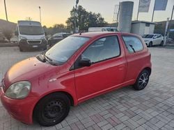 Usata 2001 Toyota Yaris Sol Tre volumi | 1000 € (Buon prezzo)