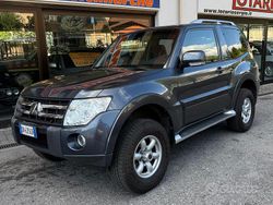 Blu/azzurro Usata 2008 Mitsubishi Pajero Instyle SUV | 11.000 € (Cara)