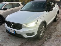 Bianco Usata 2020 Volvo XC40 R-Design SUV | 28.000 € (Cara)
