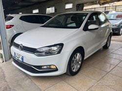 Vari colori Usata 2017 VW Polo Tre volumi | 7500 € (Ottimo prezzo)
