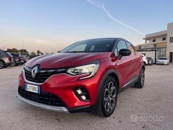 Rosso Usata 2022 Renault Captur Intens SUV | 15.800 € (Buon prezzo)
