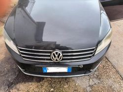 Nero Usata 2012 VW Passat Tre volumi | 4000 € (Super prezzo)