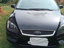 Nero Usata 2007 Ford Focus Tre volumi | 1600 € (Buon prezzo)