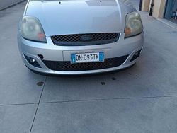 Grigio Usata 2008 Ford Fiesta Tre volumi | 1200 €
