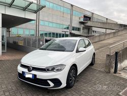 Bianco Usata 2022 VW Polo Tre volumi | 14.500 € (Buon prezzo)