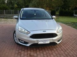 Grigio Usata 2015 Ford Focus Business Edition Tre volumi | 6500 € (Buon prezzo)