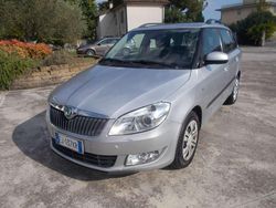 Grigio Usata 2011 Skoda Fabia Ambition Due volumi | 2500 € (Buon prezzo)