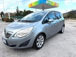 Grigio Usata 2012 Opel Meriva Monovolume | 3990 € (Buon prezzo)
