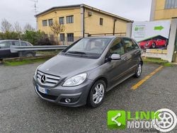 Grigio Usata 2010 Mercedes B180 Monovolume | 4700 € (Buon prezzo)