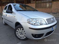 Grigio Usata 2008 Fiat Punto Due volumi | 1800 € (Ottimo prezzo)
