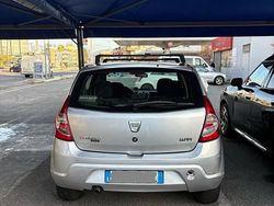 Grigio Usata 2010 Dacia Sandero Due volumi | 2700 €