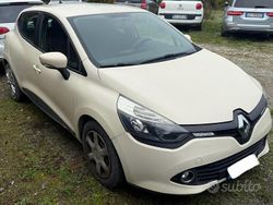 Bianco Usata 2015 Renault Clio IV Tre volumi | 7900 € (Buon prezzo)