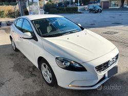 Bianco Usata 2016 Volvo V40 Tre volumi | 11.000 €