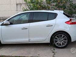 Bianco Usata 2012 Renault Mégane GT Line GT-Line Tre volumi | 5000 € (Molto cara)