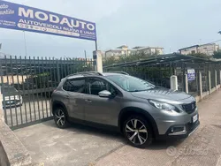 Grigio Usata 2019 Peugeot 2008 Active SUV | 11.900 € (Super prezzo)