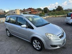 Argento Usata 2009 Opel Zafira Cosmo Monovolume | 3900 € (Buon prezzo)