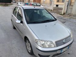 Grigio Usata 2005 Fiat Punto Tre volumi | 2000 €