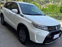 Bianco santorini Nuova 2026 Suzuki Vitara Cool SUV | 27.750 €
