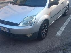 Grigio Usata 2004 Ford Fiesta Due volumi | 1400 € (Cara)