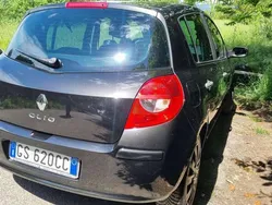 Nero Usata 2008 Renault Clio III Tre volumi | 4450 € (Molto cara)