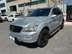 Grigio Usata 2005 Mercedes ML320 SUV | 5900 € (Buon prezzo)