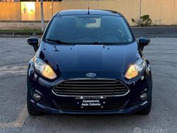 Blu Usata 2015 Ford Fiesta Tre volumi | 7990 € (Buon prezzo)