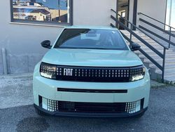 Blu Nuova 2025 Fiat Panda Icon Due volumi | 20.200 €