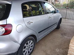 Usata 2006 VW Golf V Tre volumi | 2000 € (Super prezzo)