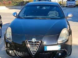 Nero Usata 2011 Alfa Romeo Giulietta Distinctive Tre volumi | 2100 € (Super prezzo)